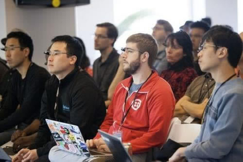 由于网站平台出不了金临时维护审核中找权维操作方法(图)