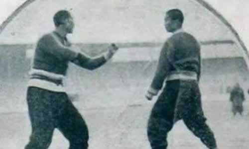 在网上的平台客服说第三方通道维护升级啥解决方法（图）